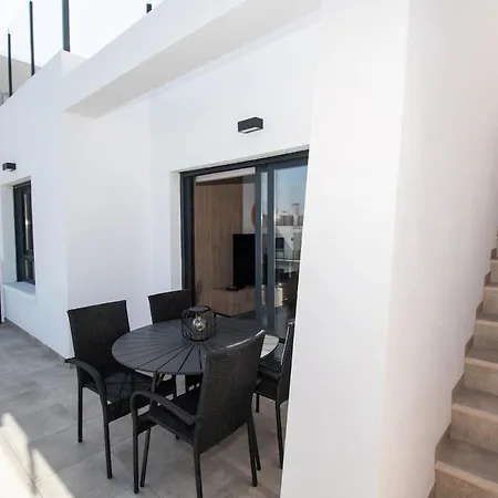 Penthouse Avec Grand Solarium Apartment